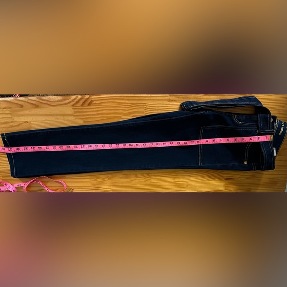 MK Michael Kors Dark Washed Selma Straight Leg zJesns with waist tie belt Size 2 - Picture 8 of 11